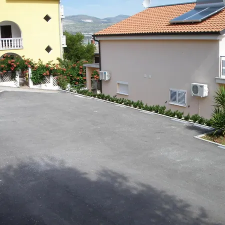Apartment Jelica By Interhome Trogir